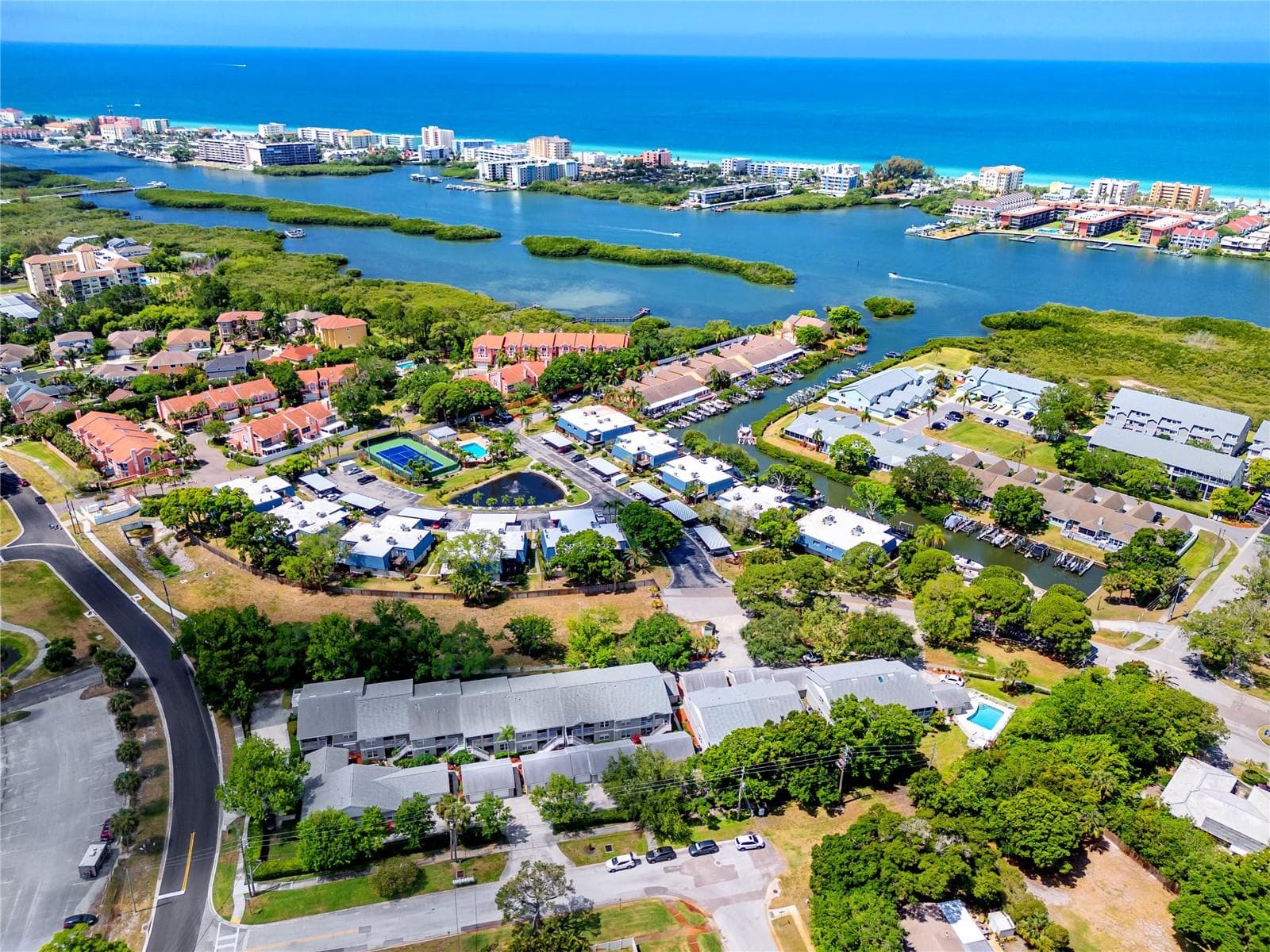 Close to Indian Rocks Beach - 14460 MARINA WAY #11, SEMINOLE