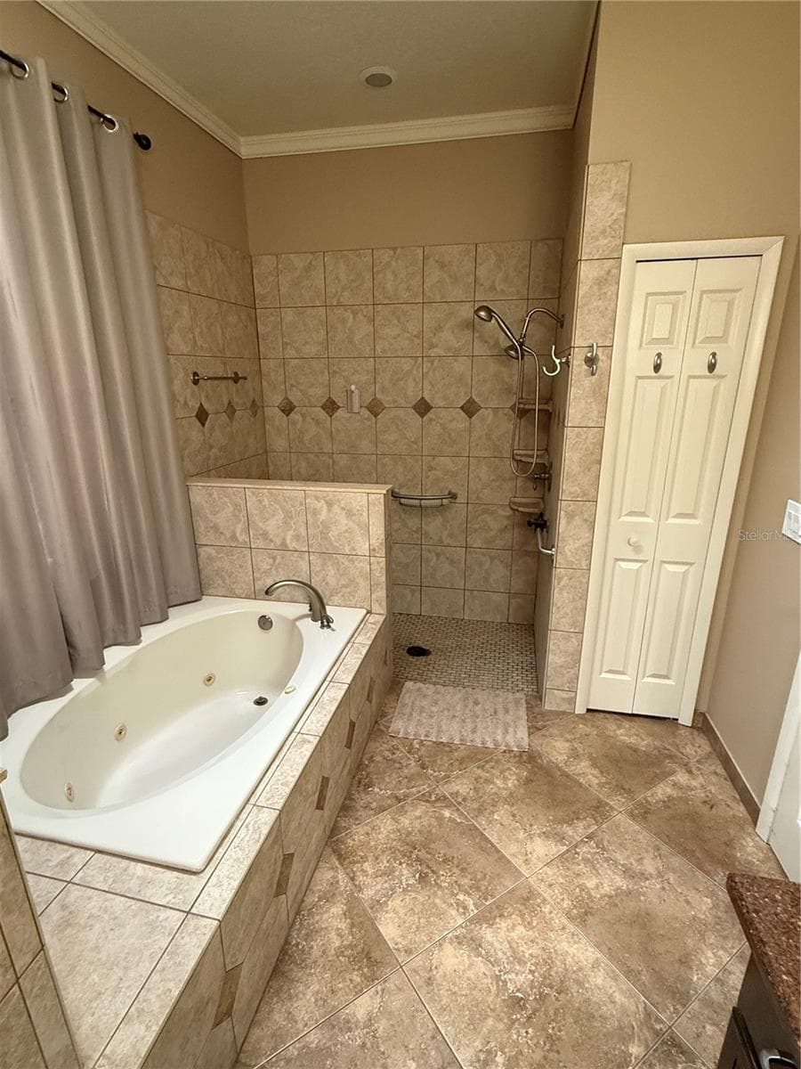 Single Family Residence at 1255 2ND AVE, CHULUOTA, photo 11 of 24