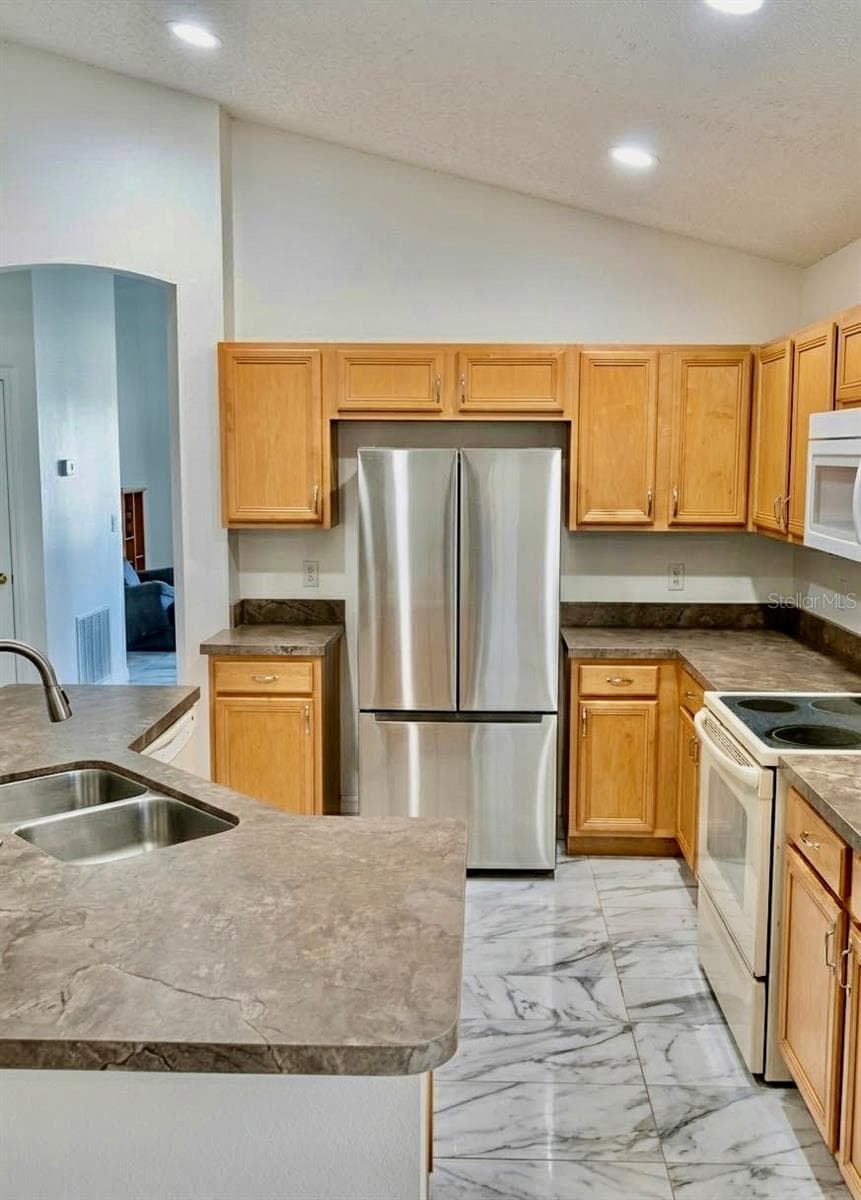 Single Family Residence at 521 CYPRESS TREE CT, ORLANDO, photo 7 of 21
