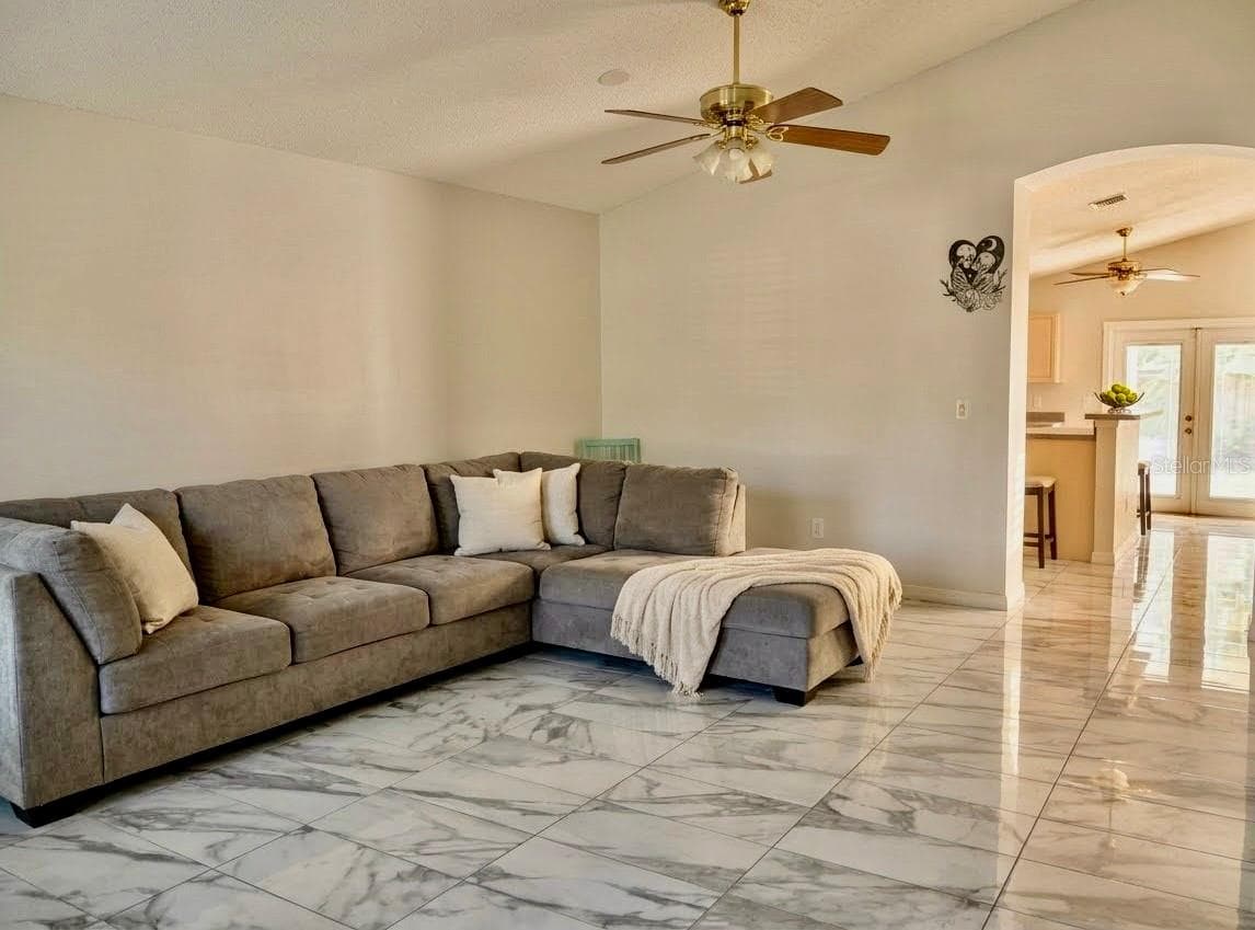 Single Family Residence at 521 CYPRESS TREE CT, ORLANDO, photo 8 of 21