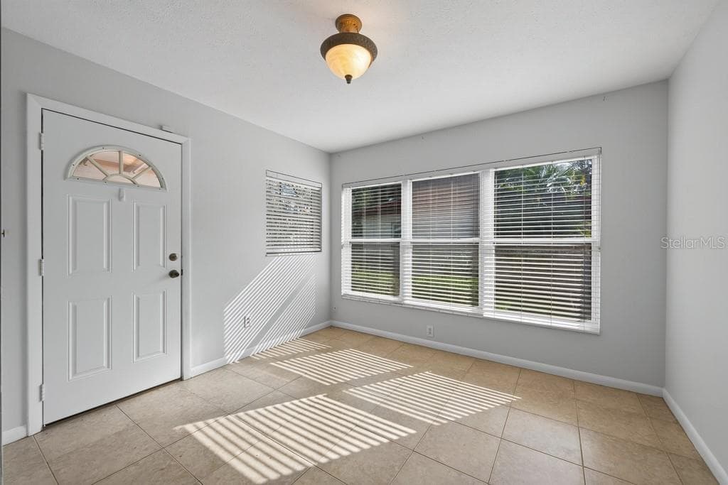 Single Family Residence at 1708 POND LAKE DR, TAMPA, photo 11 of 80