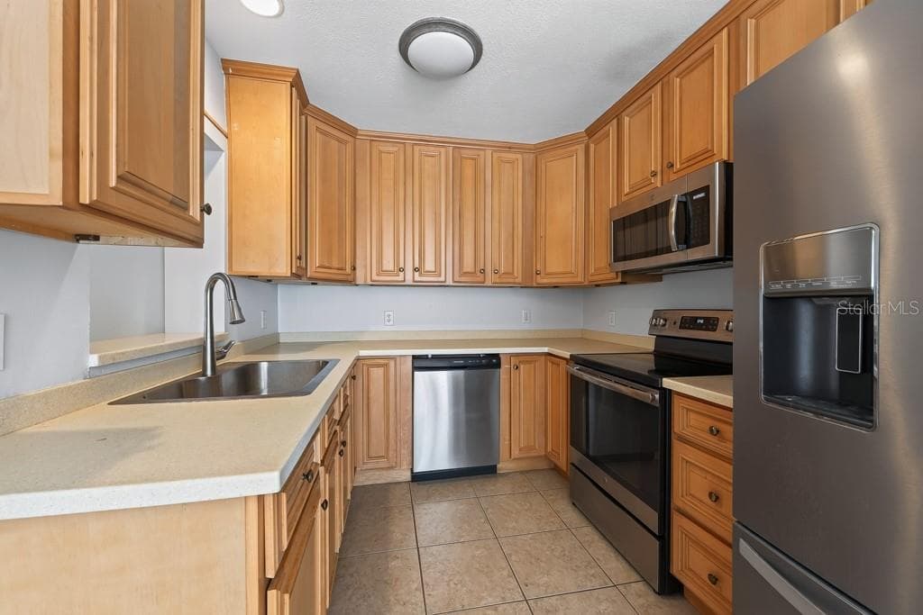 Single Family Residence at 1708 POND LAKE DR, TAMPA, photo 18 of 80