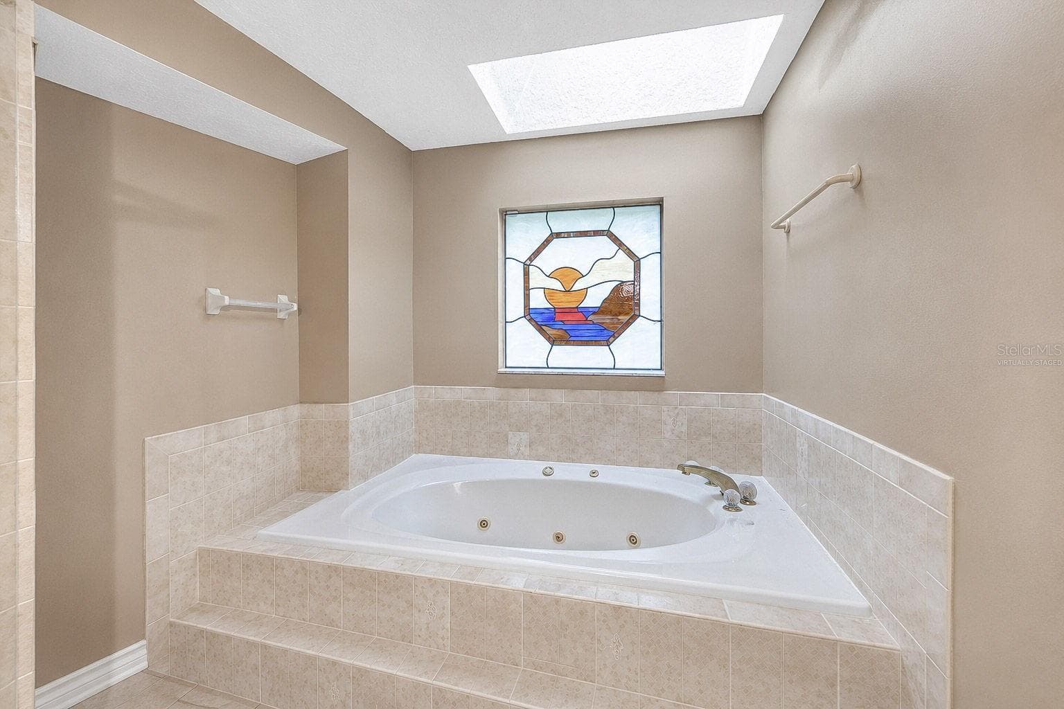 Virtually Staged - 390 JENICO CT, SPRING HILL