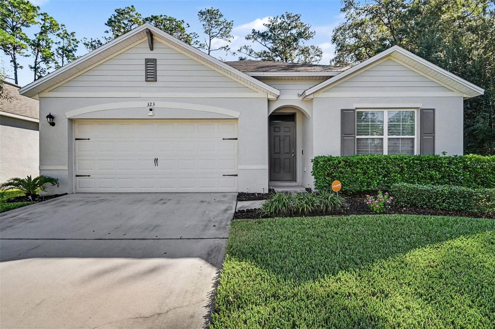323 CHARLES DR