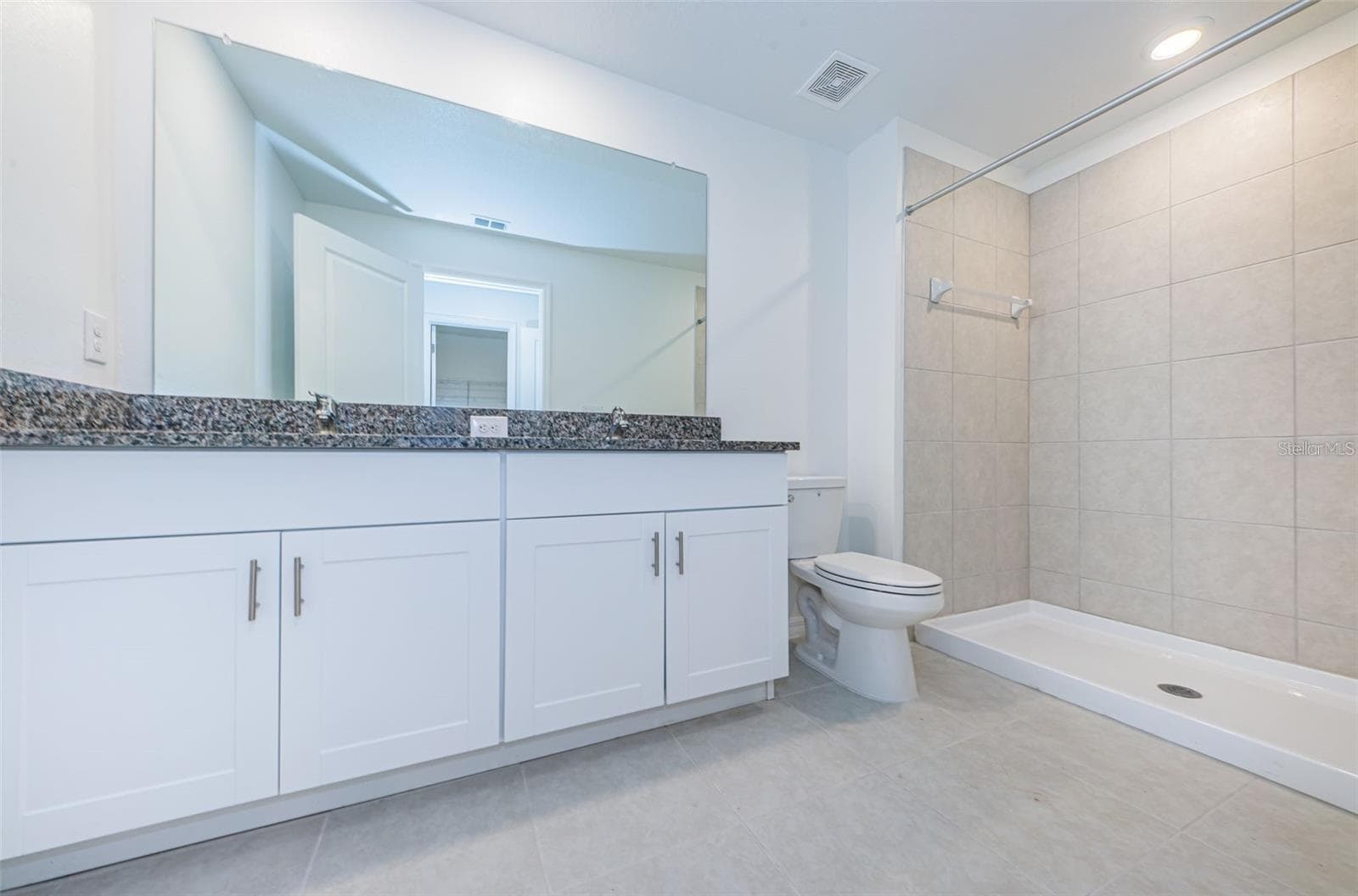 Townhouse at 8327 CRESCENT OAKS DR, NEW PORT RICHEY, photo 9 of 24