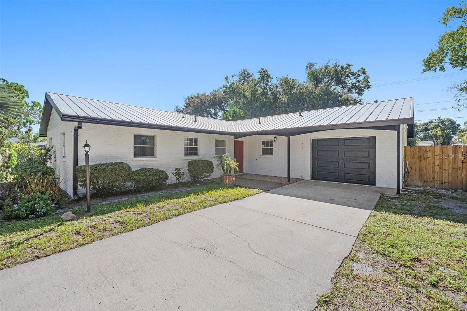 Single Family Residence at 3372 WEBBER ST, SARASOTA, photo 2 of 38