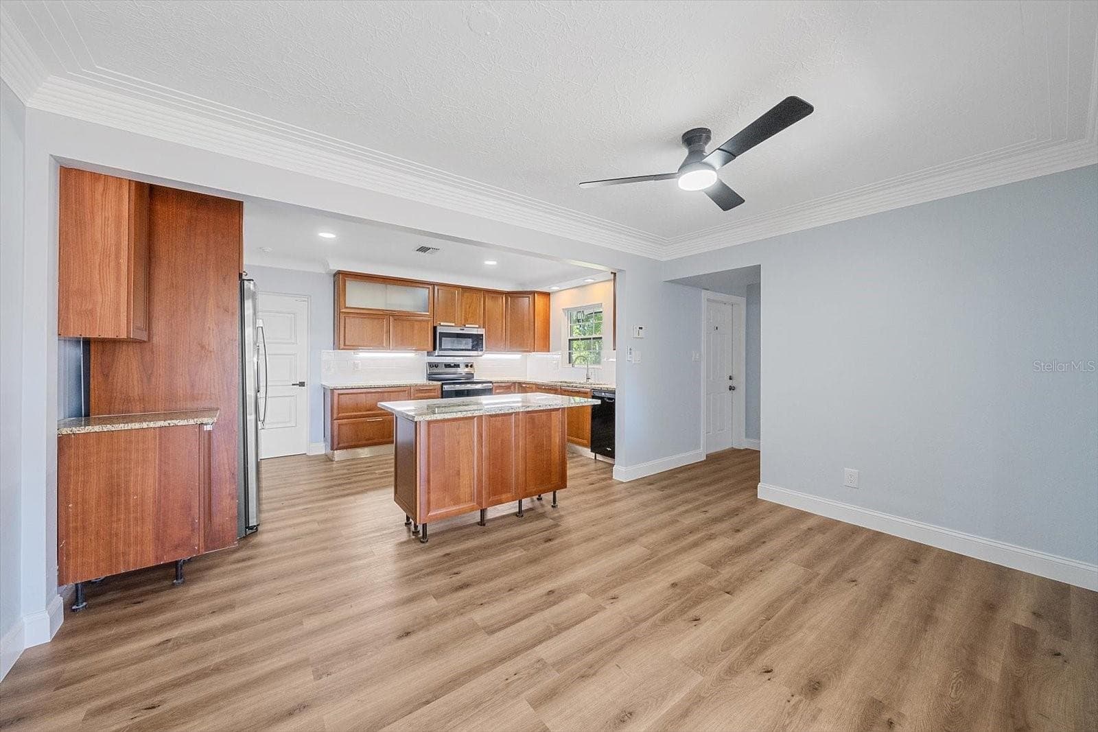 Single Family Residence at 3372 WEBBER ST, SARASOTA, photo 11 of 38