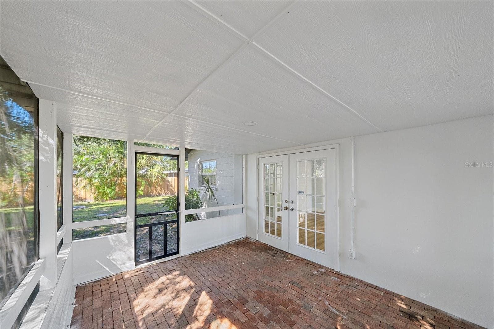 Single Family Residence at 3372 WEBBER ST, SARASOTA, photo 19 of 38