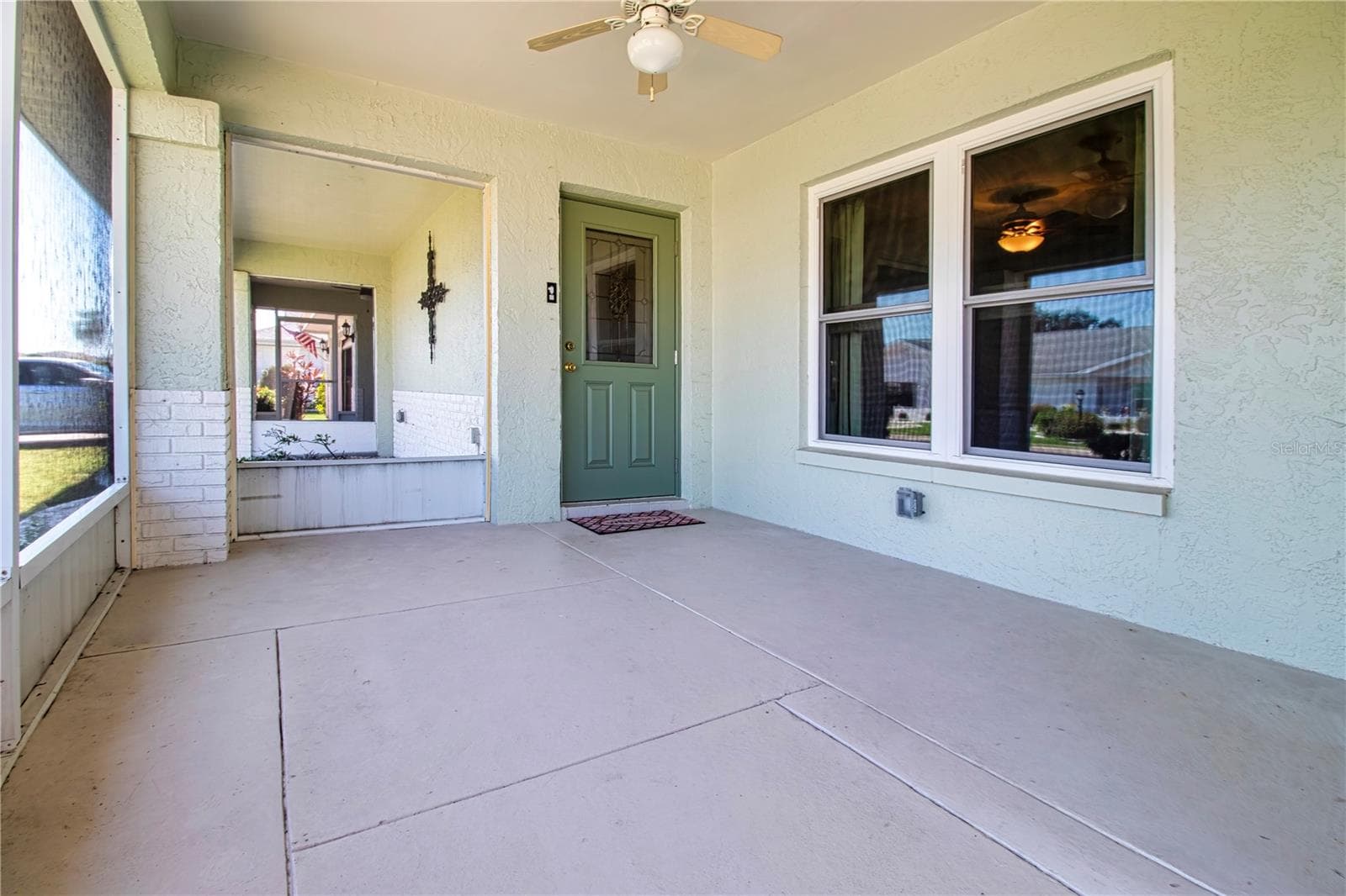 Front Porch - 2108 MEADOWLARK LN, SUN CITY CENTER