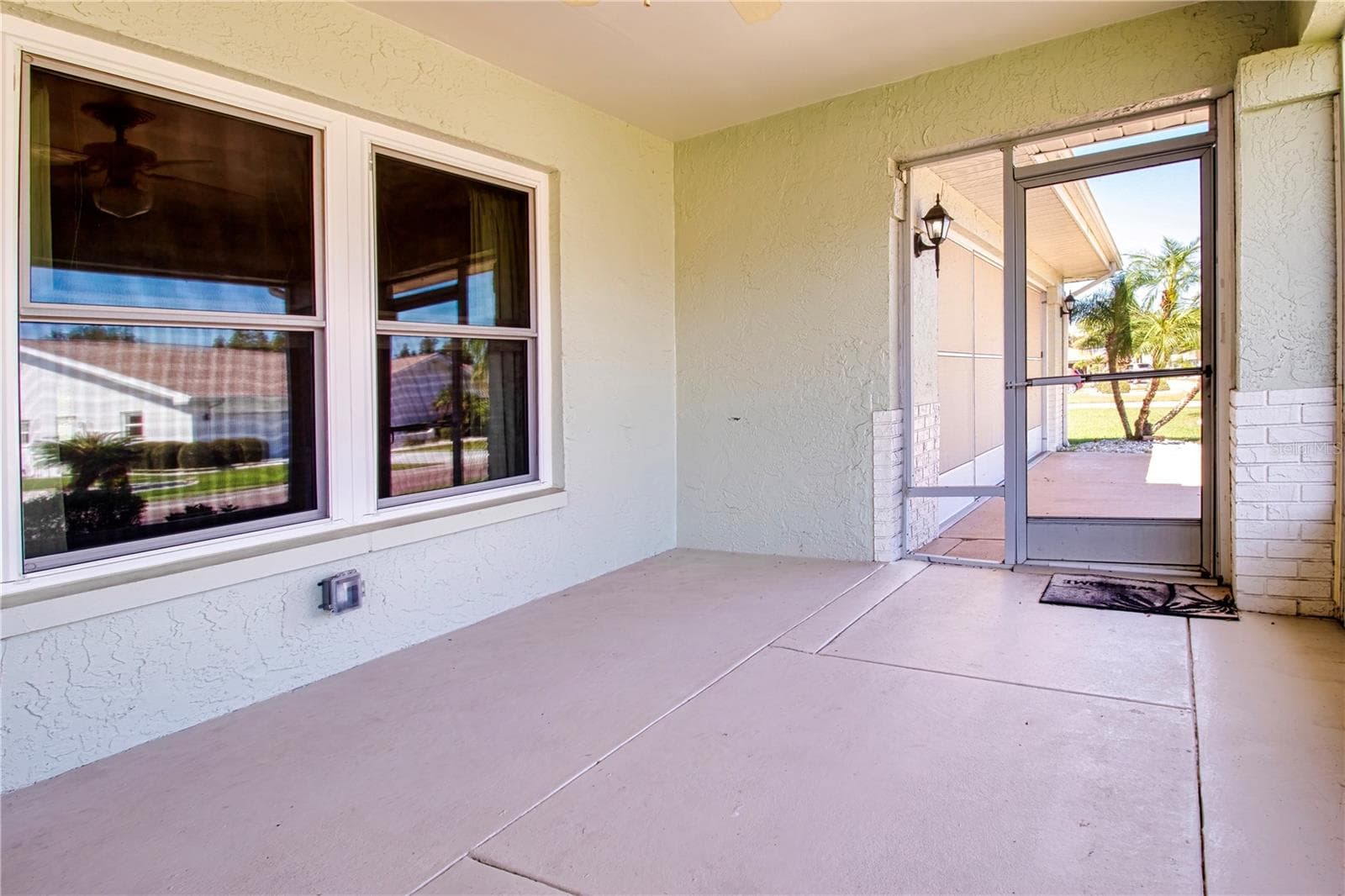 Front Porch - 2108 MEADOWLARK LN, SUN CITY CENTER