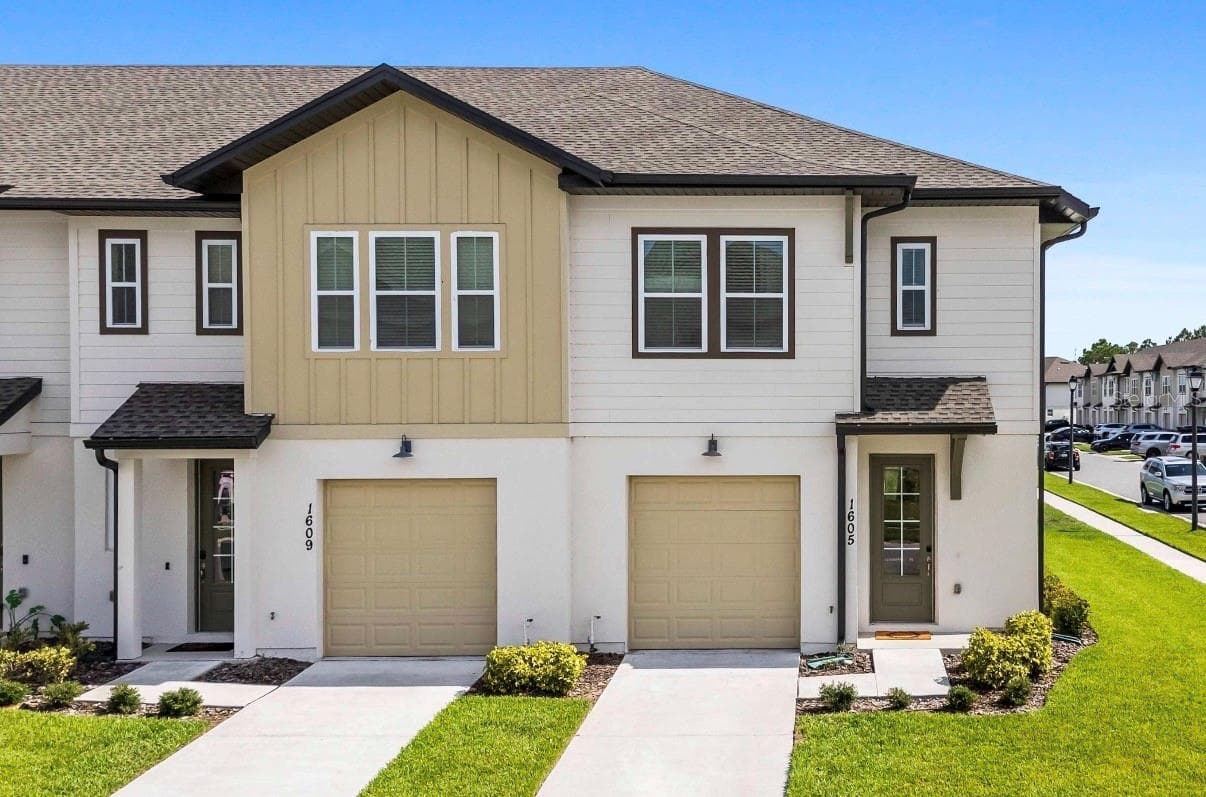 1605 PELICAN DR