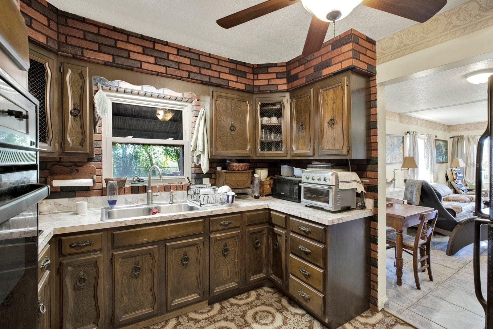 Kitchen - 1426 62ND AVE N, ST PETERSBURG