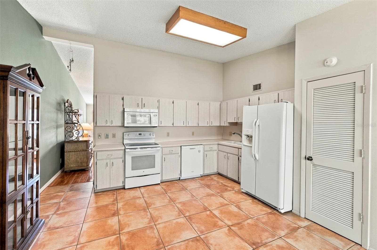 Kitchen - 2220 SWEDISH DR #42, CLEARWATER