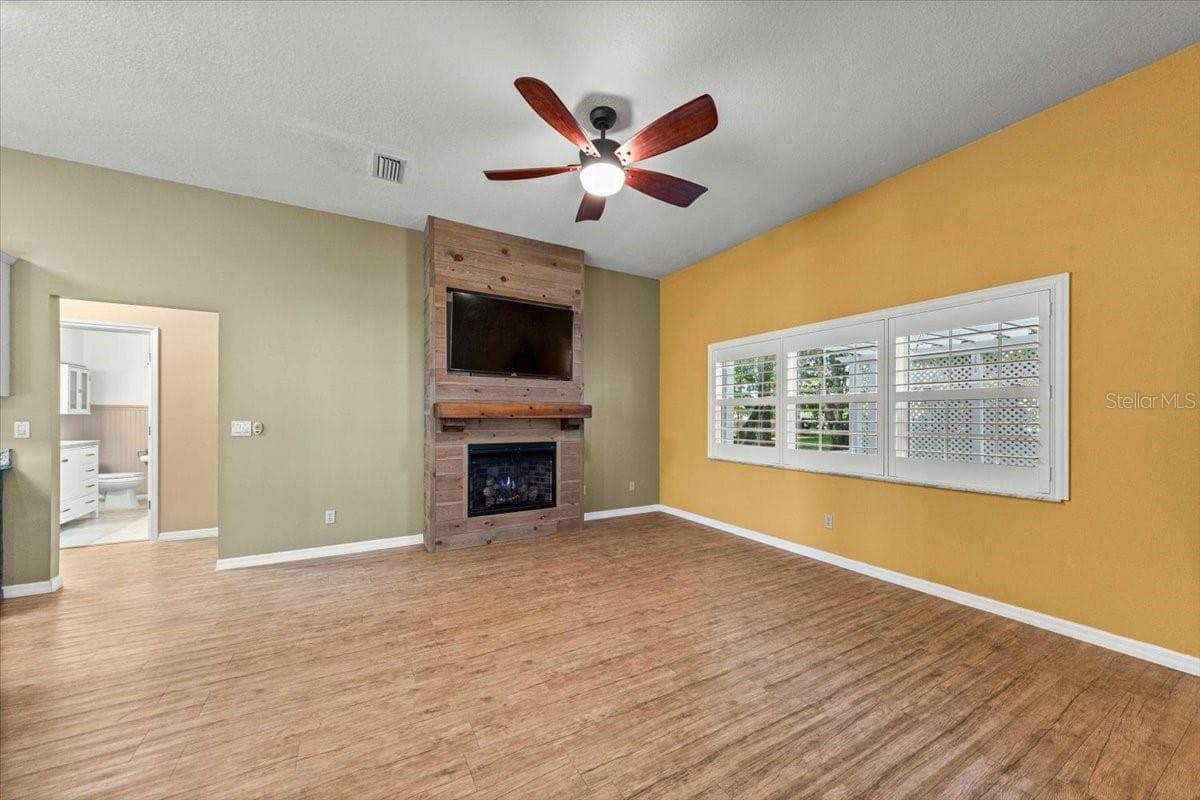 Great Room - 5592 NE 61ST AVENUE RD, SILVER SPRINGS