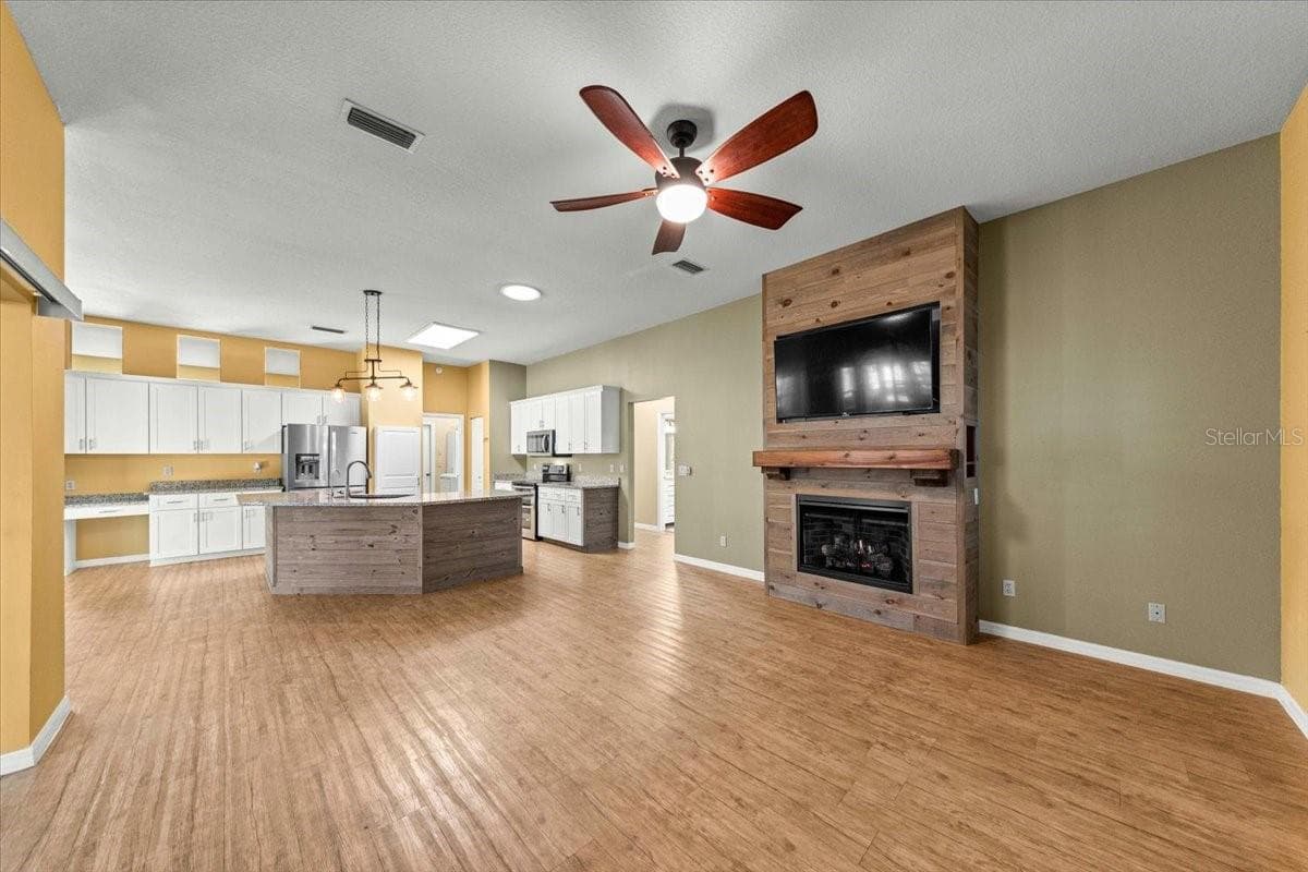 Great Room - 5592 NE 61ST AVENUE RD, SILVER SPRINGS