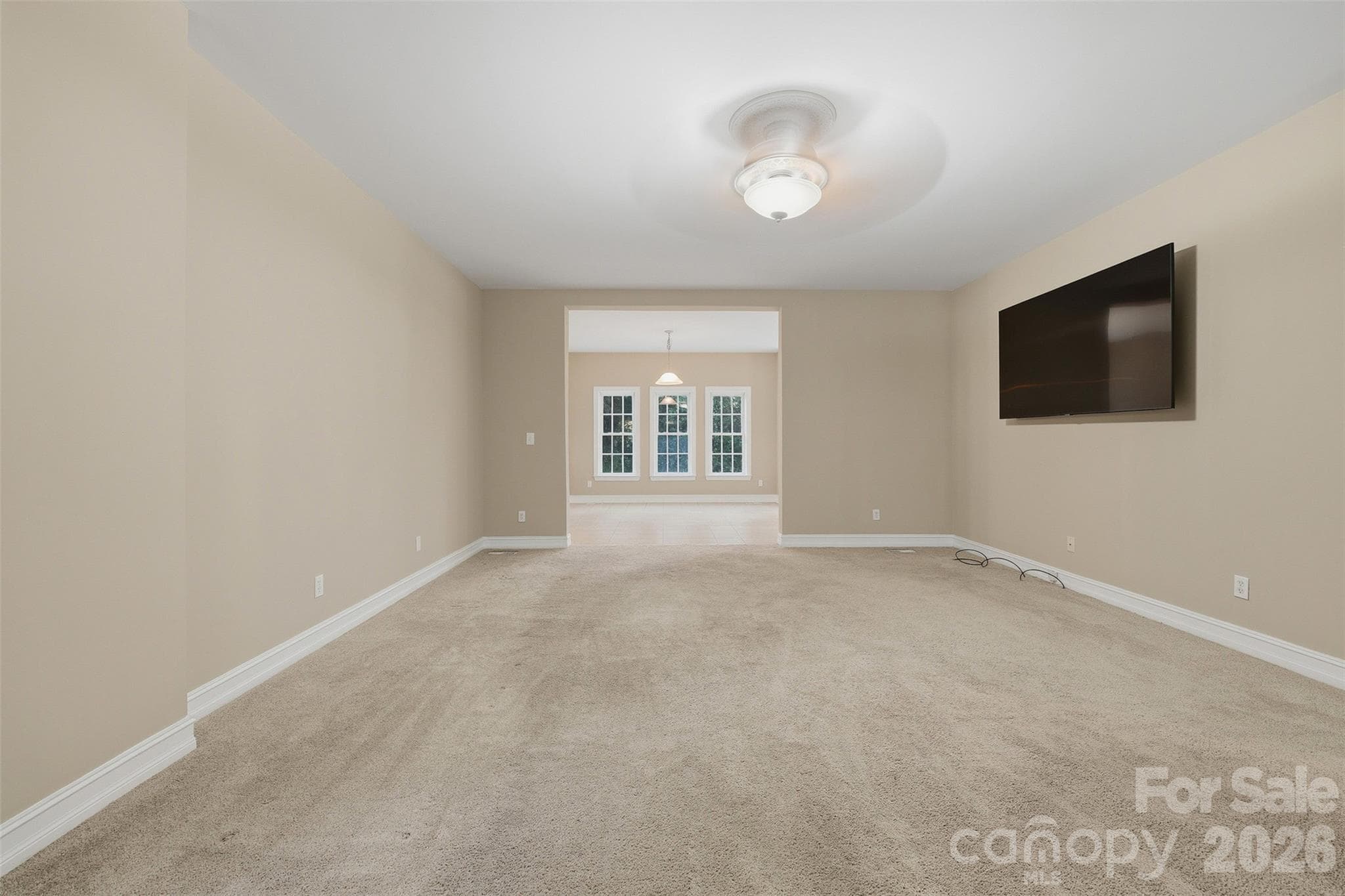 Large family/living room - 151 Robertson Drive, Taylorsville