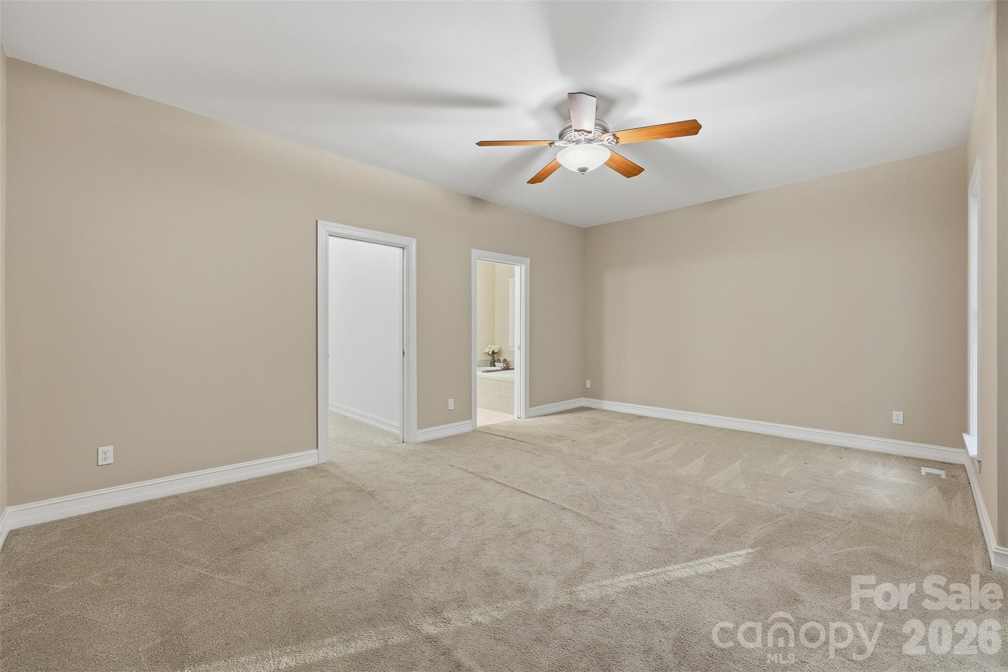 Spacious primary bedroom and ensuite - 151 Robertson Drive, Taylorsville