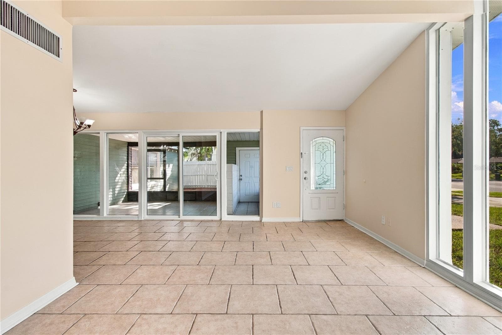 Single Family Residence at 10312 LAKE CARROLL WAY, TAMPA, photo 8 of 100
