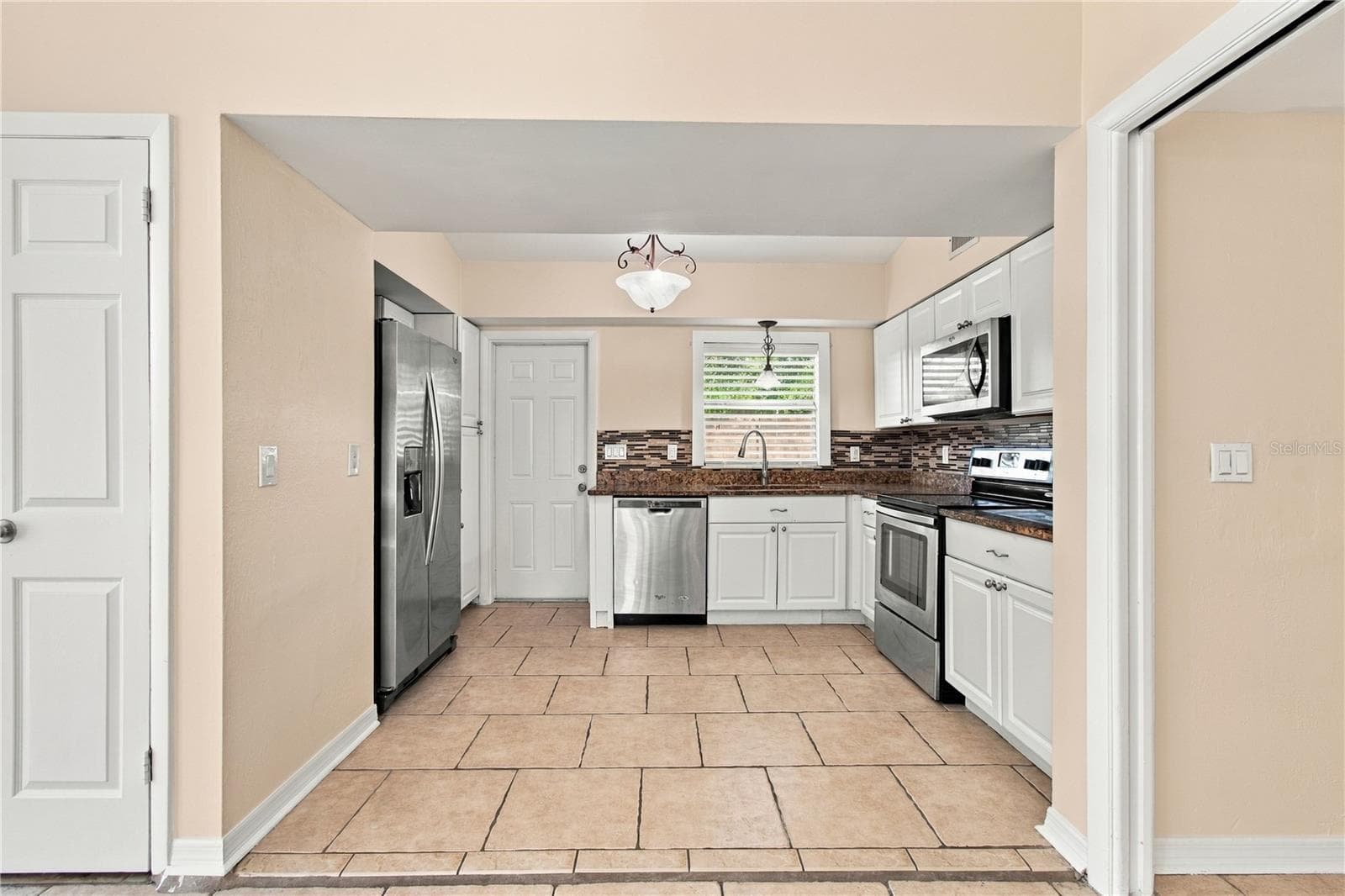 Kitchen - 10312 LAKE CARROLL WAY, TAMPA