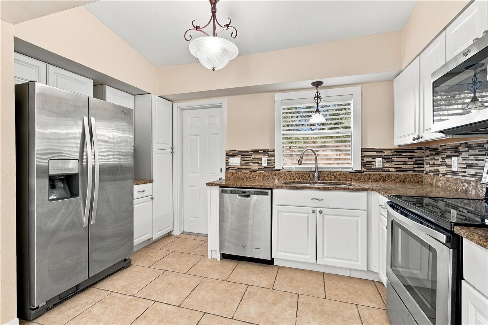 Kitchen- Stainles steel appliances - 10312 LAKE CARROLL WAY, TAMPA
