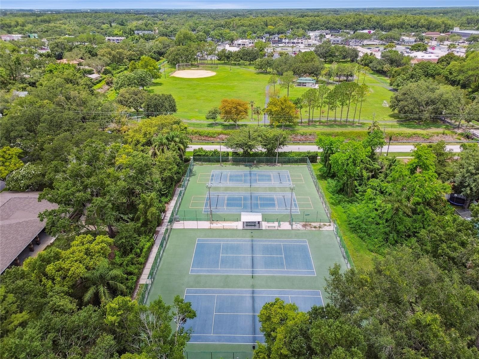 Single Family Residence at 10312 LAKE CARROLL WAY, TAMPA, photo 76 of 100