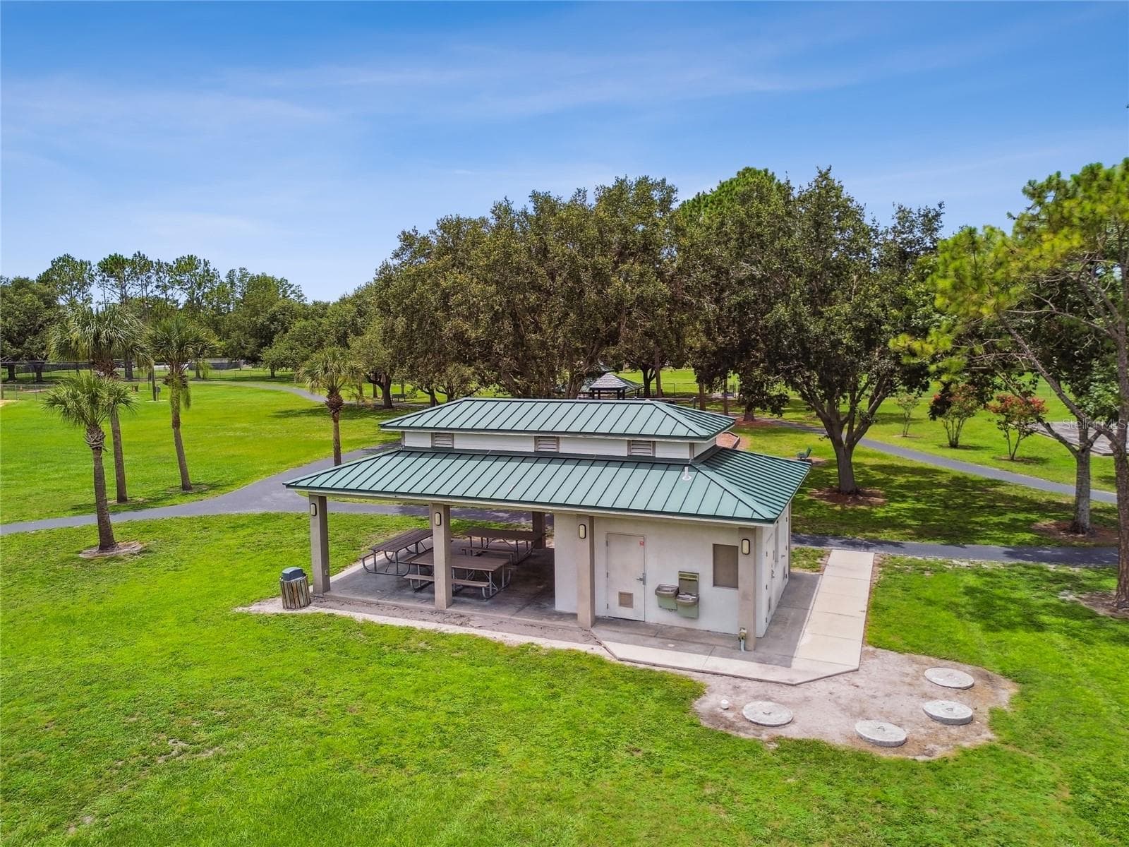 Single Family Residence at 10312 LAKE CARROLL WAY, TAMPA, photo 80 of 100