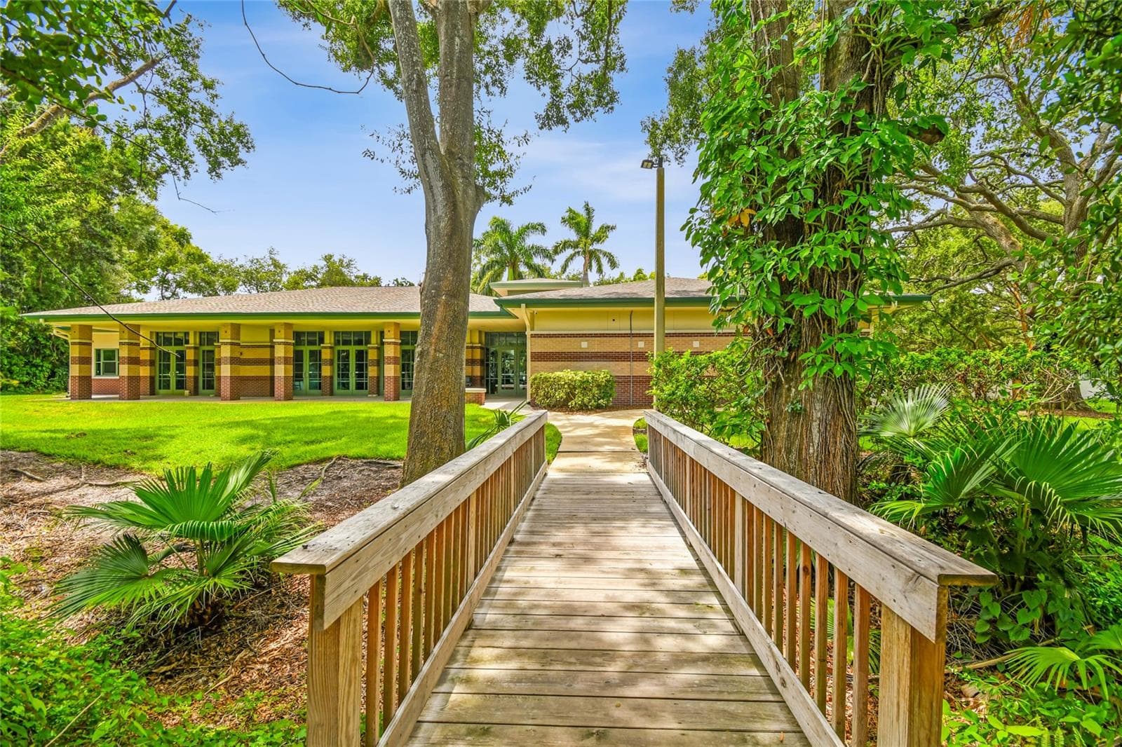 Single Family Residence at 10312 LAKE CARROLL WAY, TAMPA, photo 86 of 100