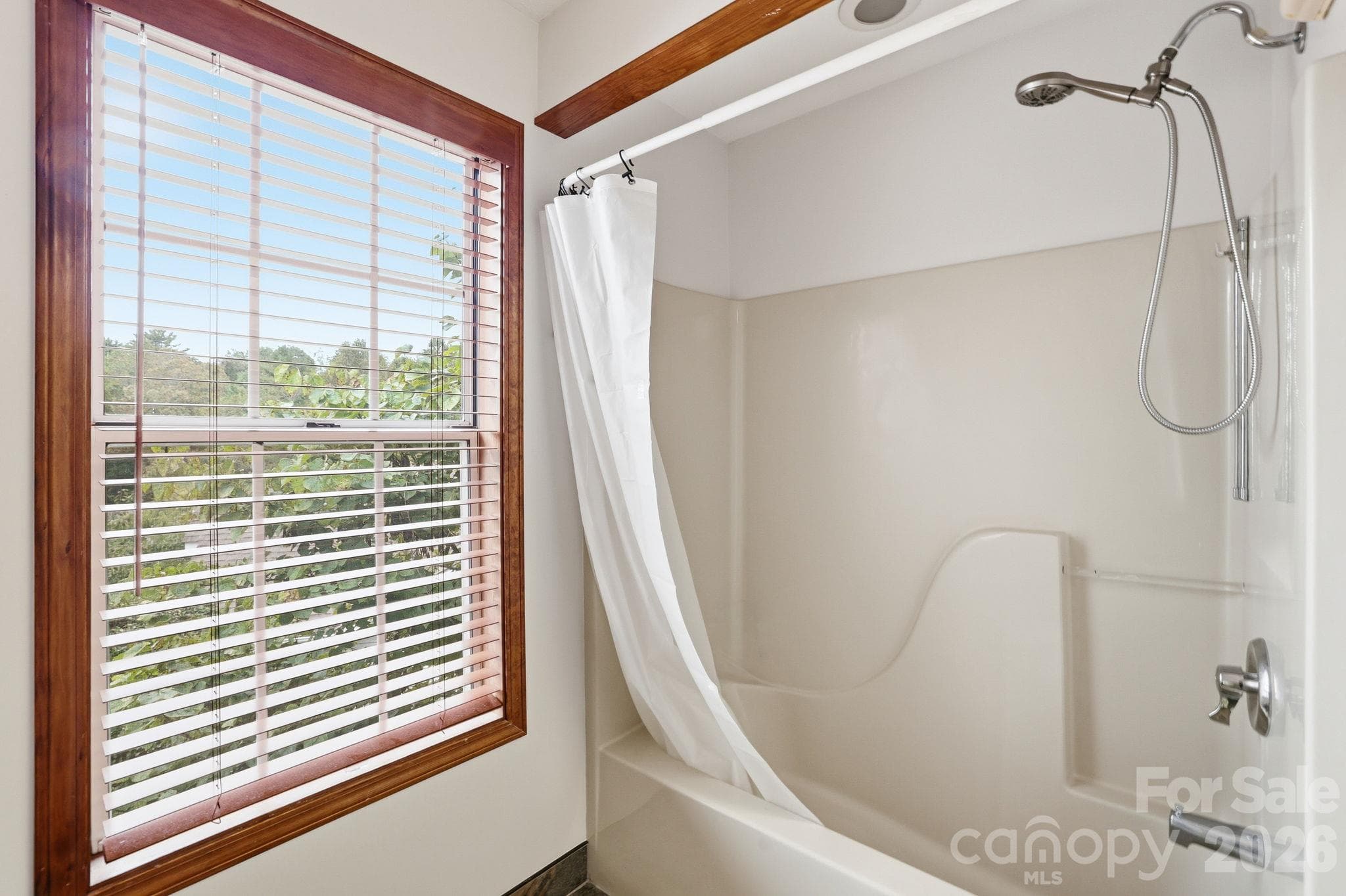 Townhouse at 725 N Park Place, Hendersonville, photo 25 of 40