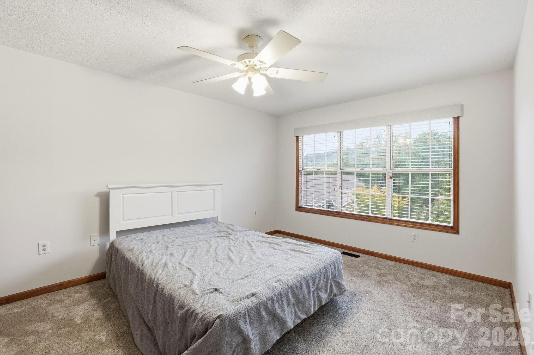 Townhouse at 725 N Park Place, Hendersonville, photo 26 of 40