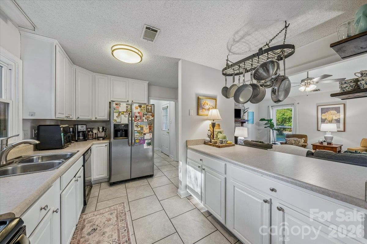 Townhouse at 6000 Gate Post Road, Charlotte, photo 18 of 47