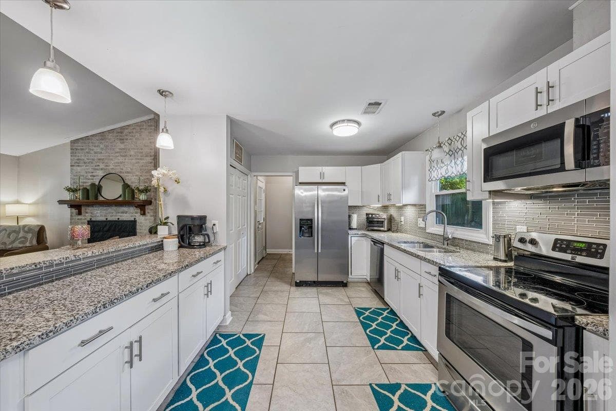 Townhouse at 6000 Gate Post Road, Charlotte, photo 22 of 47