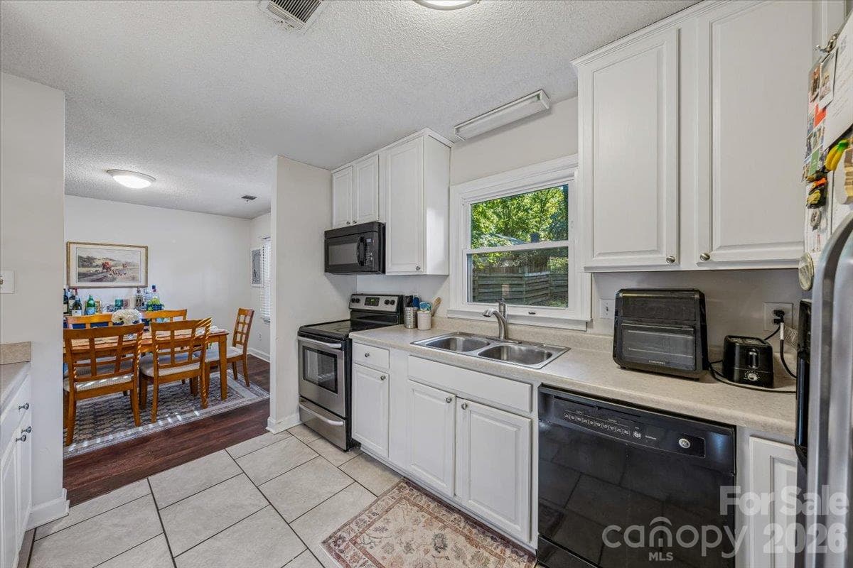 Townhouse at 6000 Gate Post Road, Charlotte, photo 25 of 47