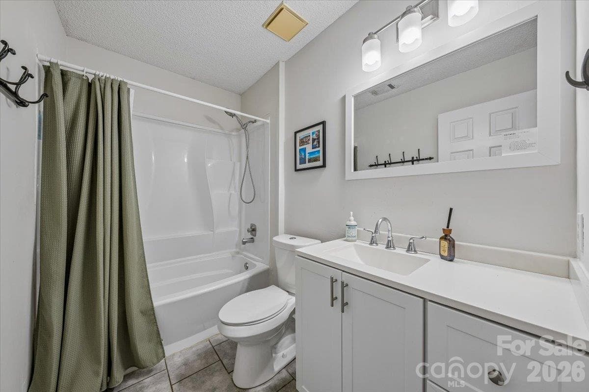 Townhouse at 6000 Gate Post Road, Charlotte, photo 33 of 47