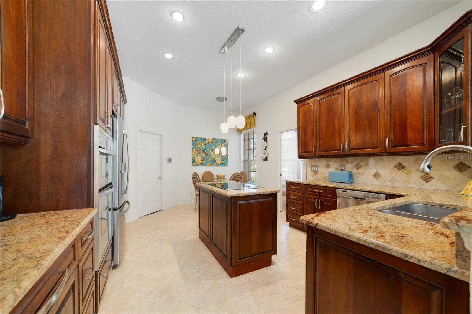 Beautiful Kitchen view - 3514 OCITA DR, ORLANDO