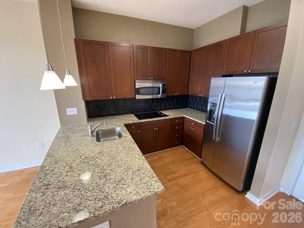 Condominium at 525 E 6th Street, Charlotte, photo 4 of 9