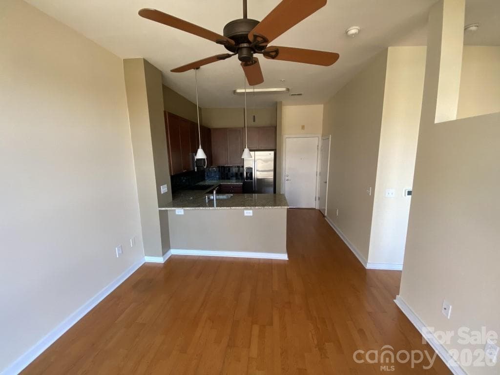 Condominium at 525 E 6th Street, Charlotte, photo 5 of 9