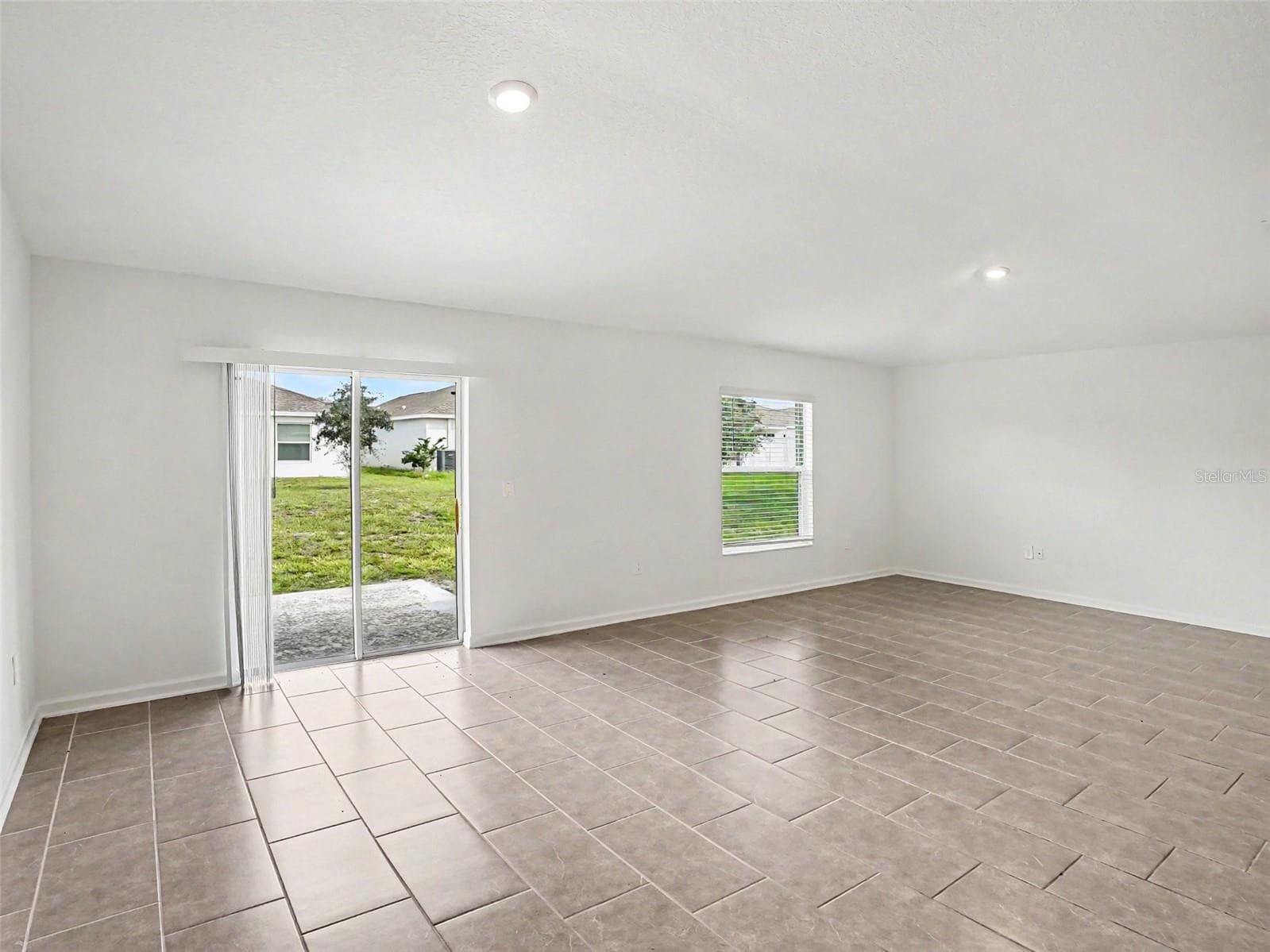 Single Family Residence at 3085 BLUE BONNET LN, OSTEEN, photo 2 of 14