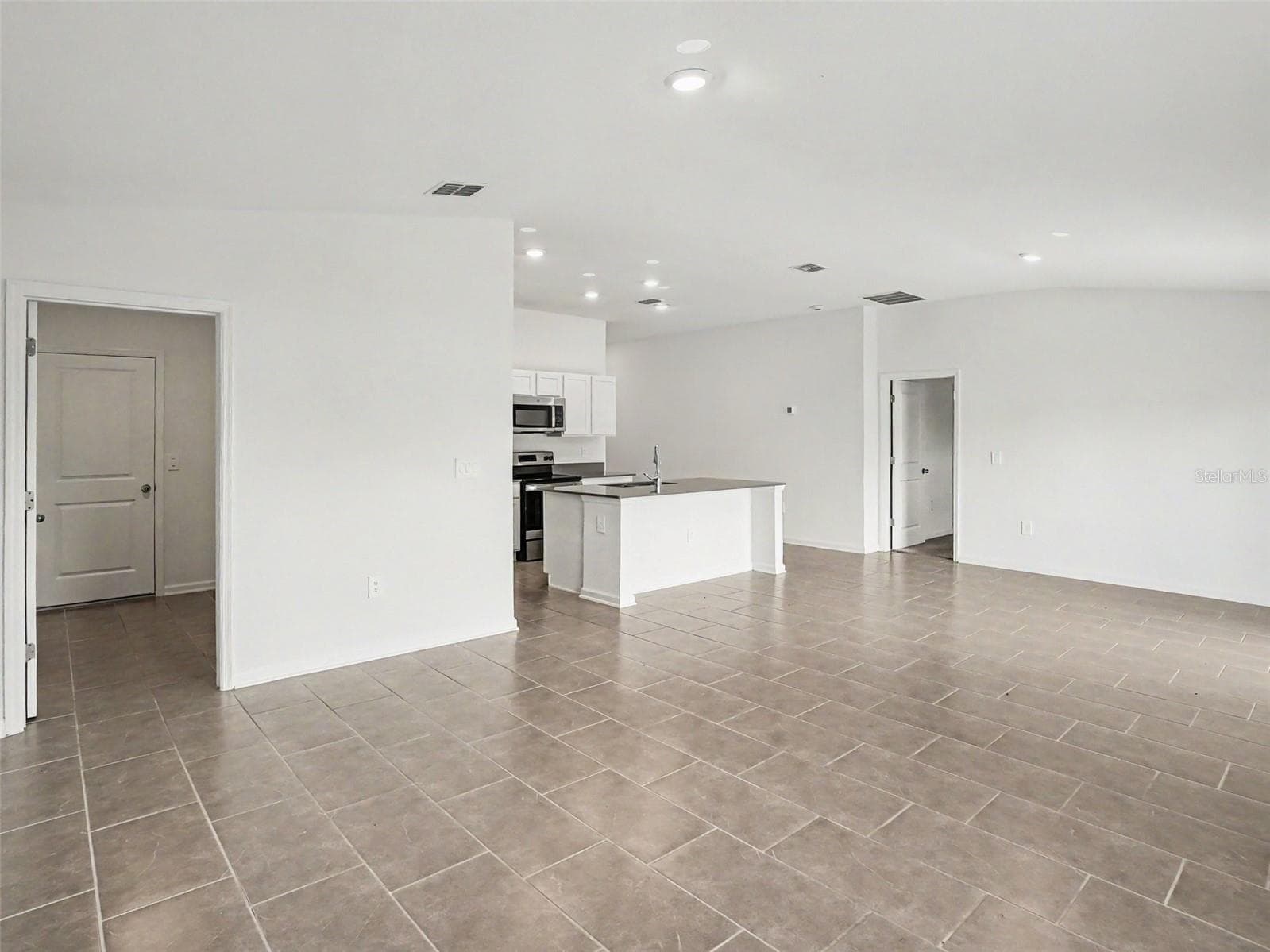 Single Family Residence at 3085 BLUE BONNET LN, OSTEEN, photo 3 of 14