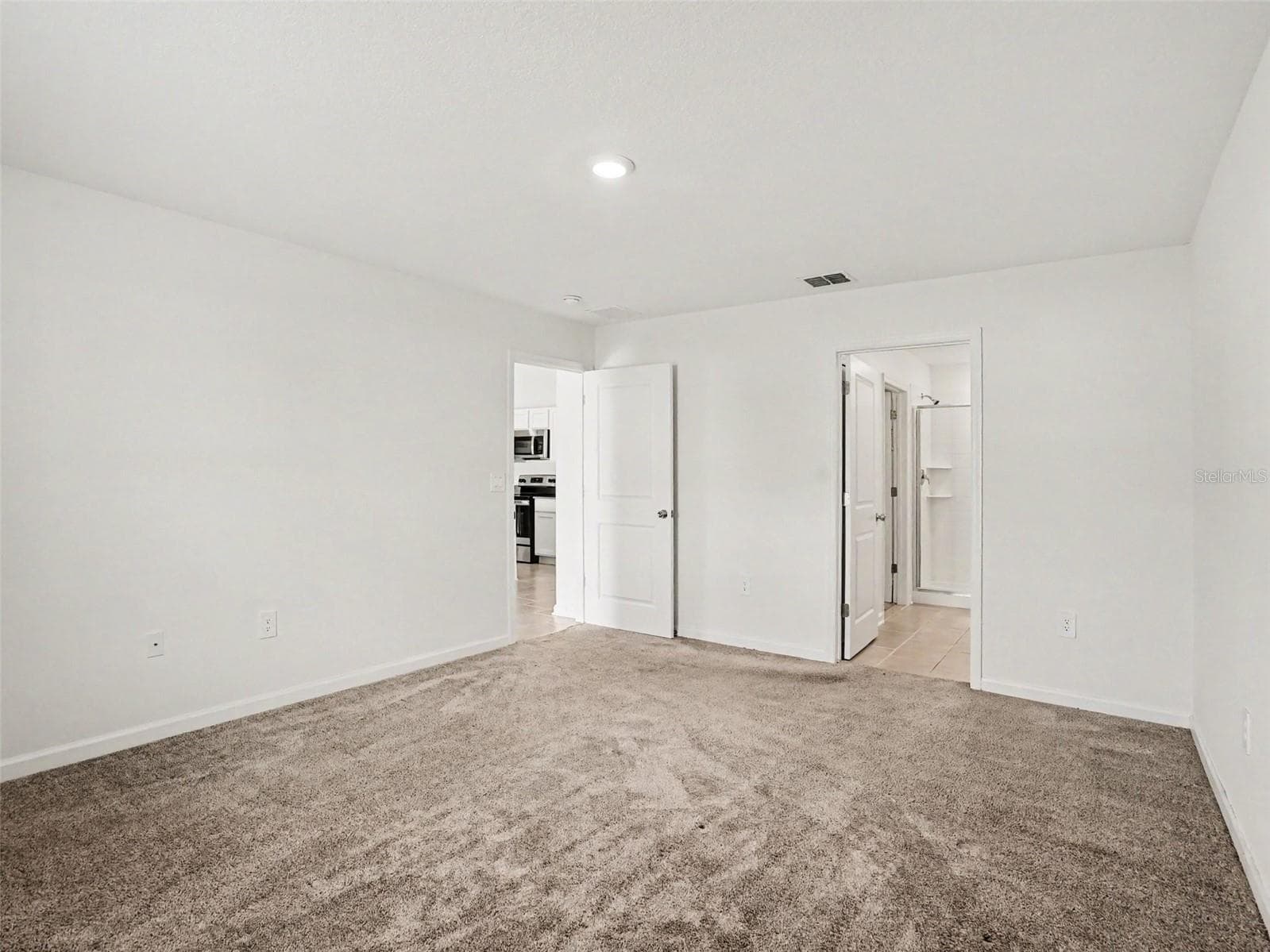 Single Family Residence at 3085 BLUE BONNET LN, OSTEEN, photo 7 of 14
