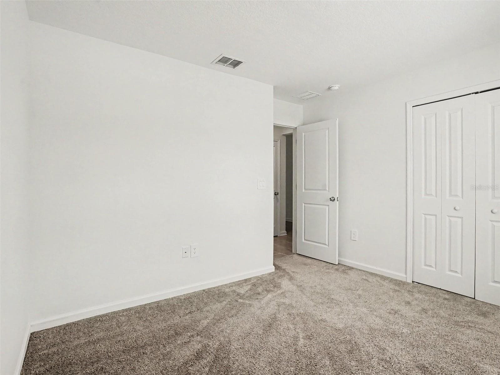 Single Family Residence at 3085 BLUE BONNET LN, OSTEEN, photo 11 of 14