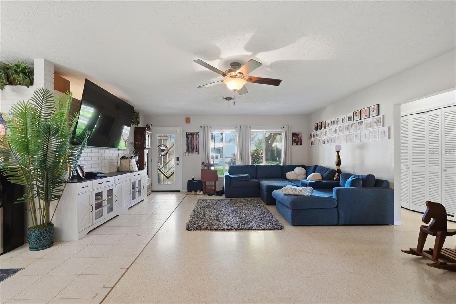 Single Family Residence at 1356 WOODCREST AVE, CLEARWATER, photo 7 of 39