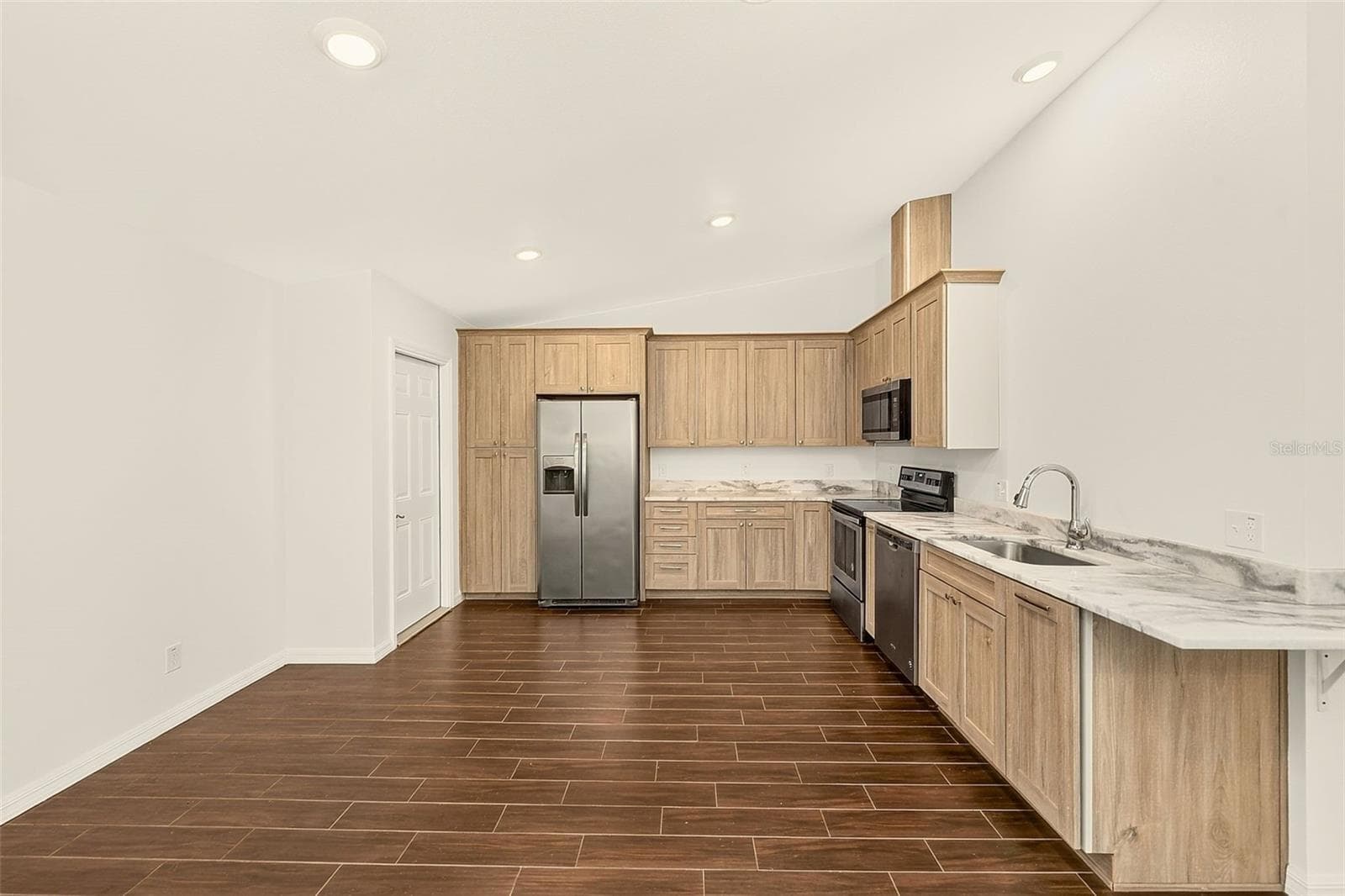 Single Family Residence at 14330 CHANNEL DR, LARGO, photo 10 of 46