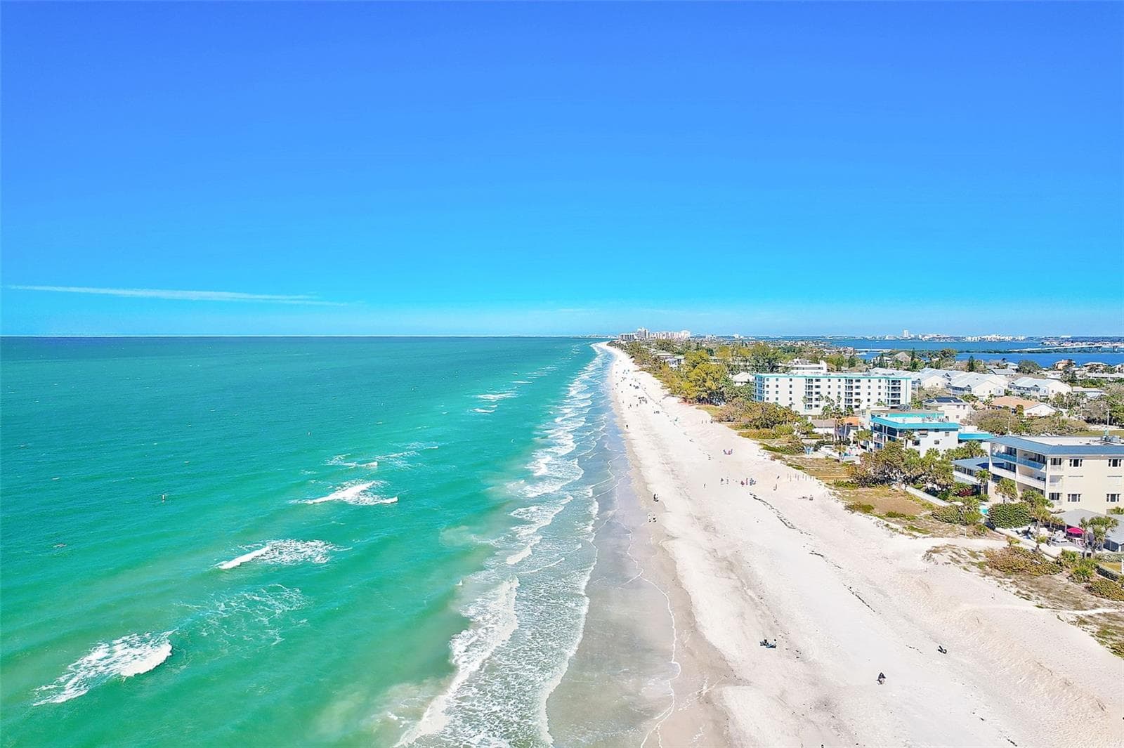 Indian Rocks Beach is close! - 14330 CHANNEL DR, LARGO