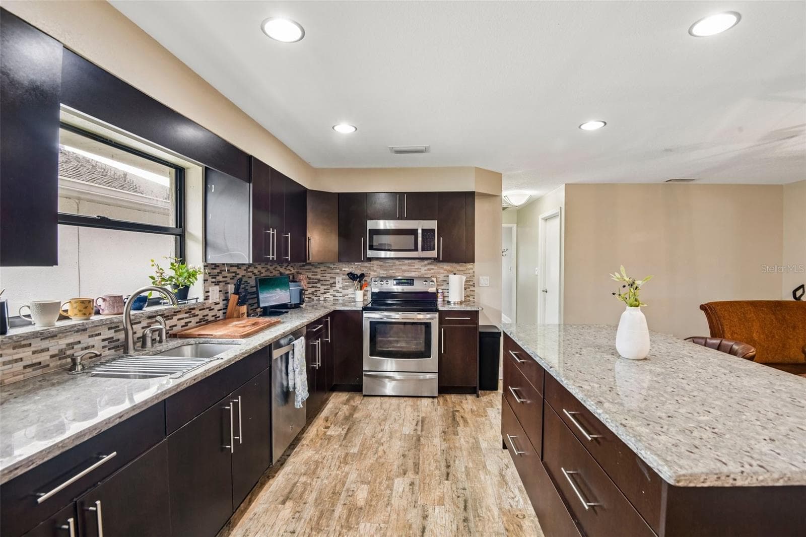 Single Family Residence at 1175 SAN CARLOS AVE NE, ST PETERSBURG, photo 8 of 38