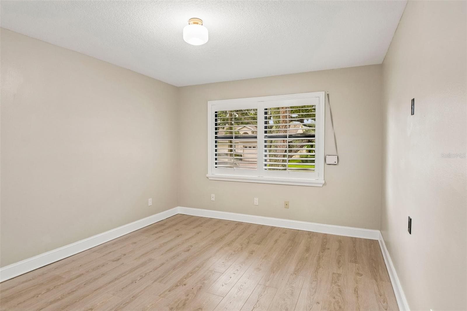 Single Family Residence at 1175 SAN CARLOS AVE NE, ST PETERSBURG, photo 13 of 38