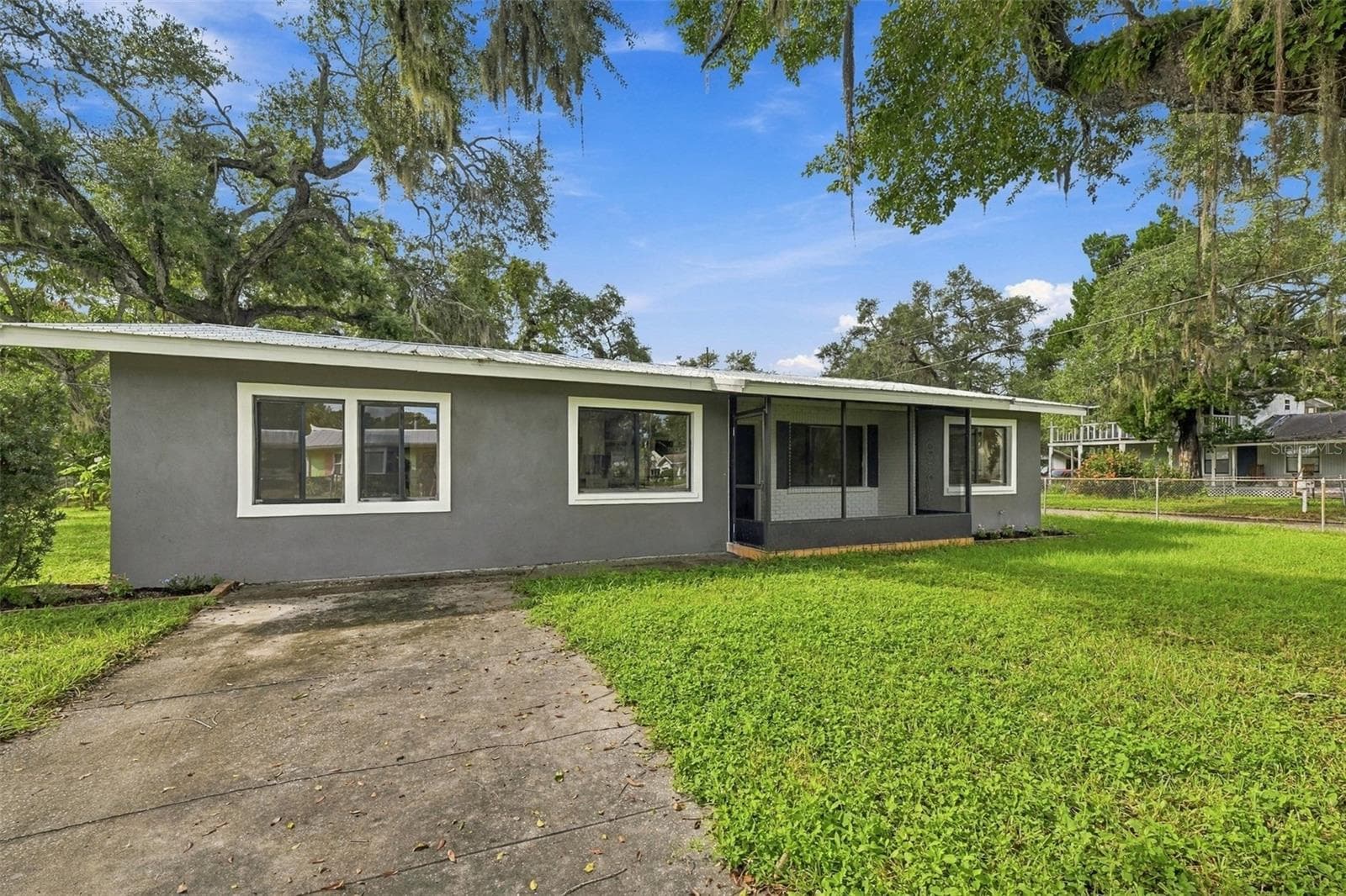 1717 8TH ST W