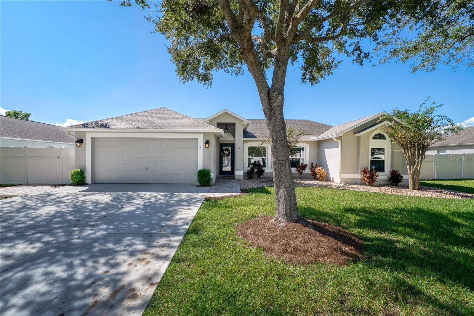 8 LAKEVIEW RESERVE BLVD