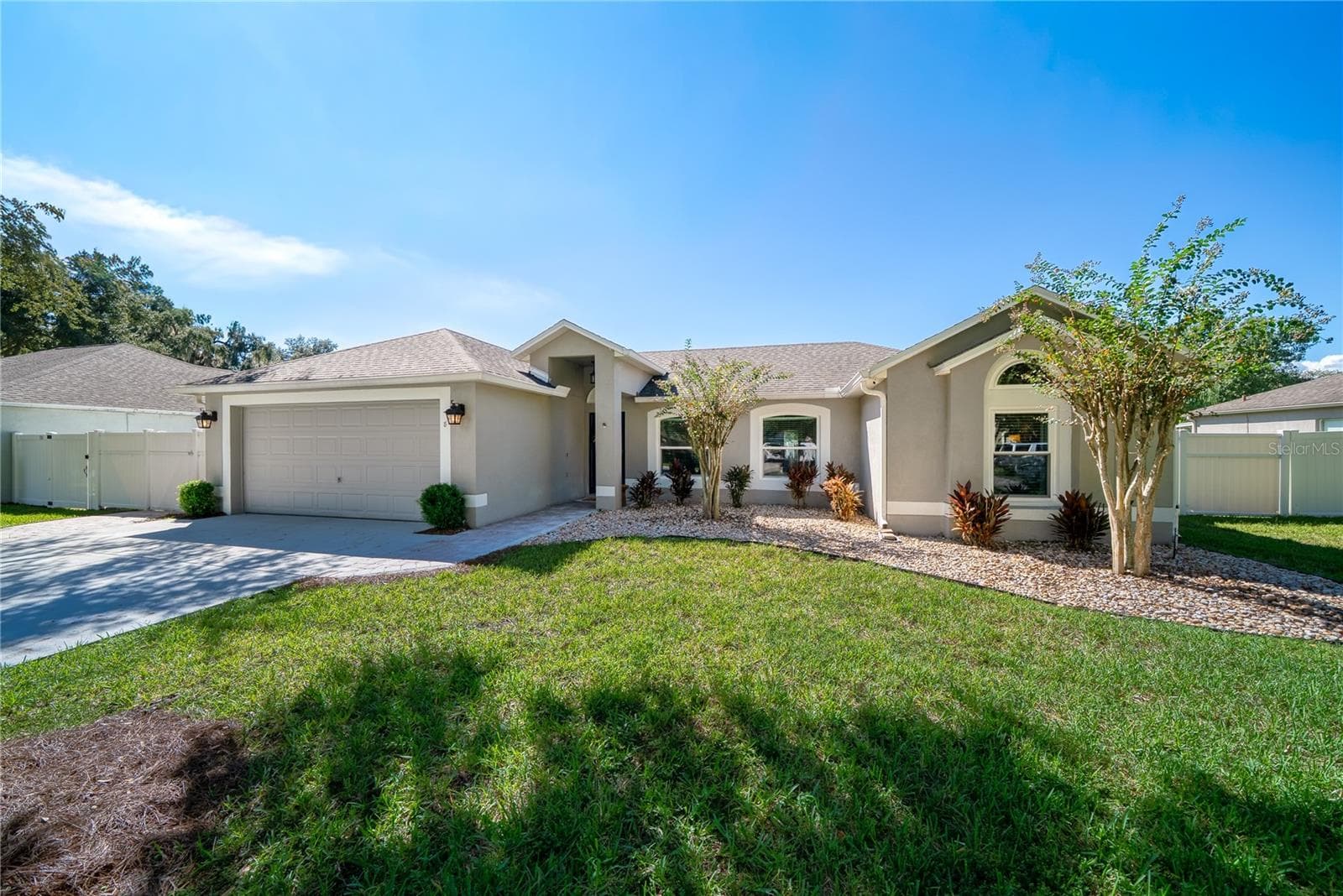 Single Family Residence at 8 LAKEVIEW RESERVE BLVD, WINTER GARDEN, photo 2 of 38