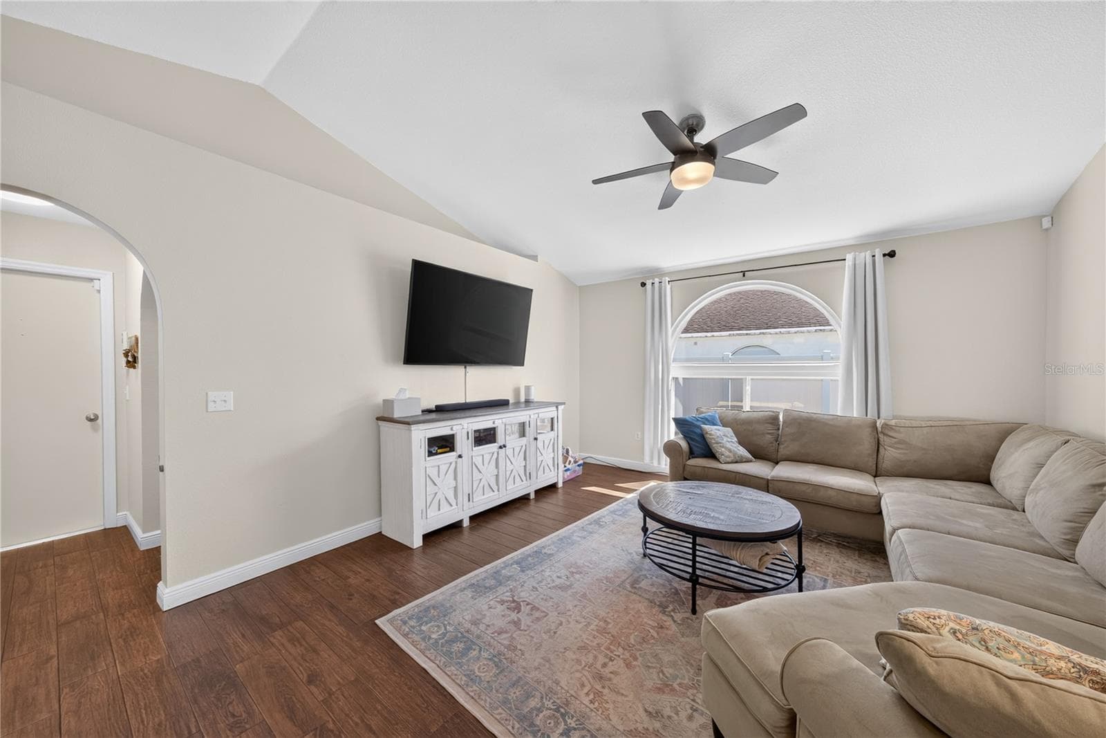 Single Family Residence at 8 LAKEVIEW RESERVE BLVD, WINTER GARDEN, photo 13 of 38