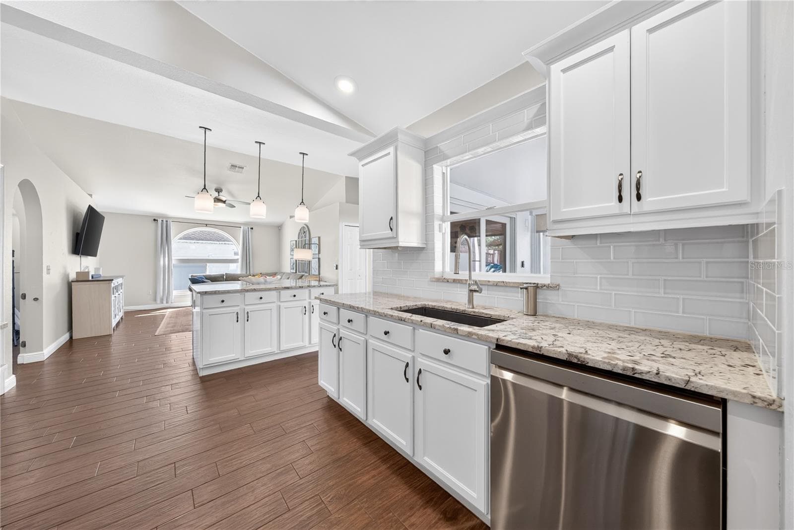 Single Family Residence at 8 LAKEVIEW RESERVE BLVD, WINTER GARDEN, photo 17 of 38